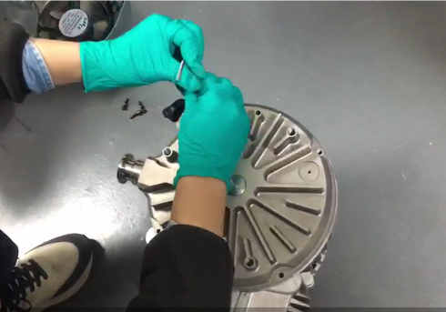 使用扳手拆開nXDS6i定盤